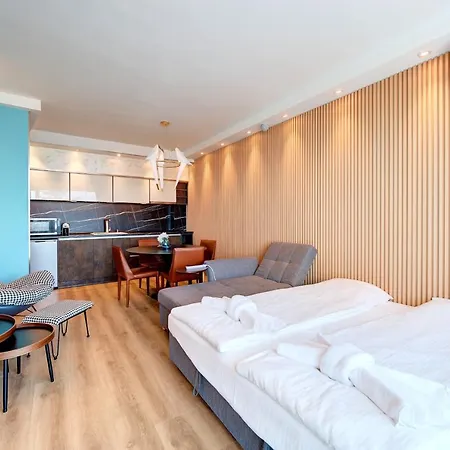 Beachfront Smart Homes By Marty's Apartmanhotel *